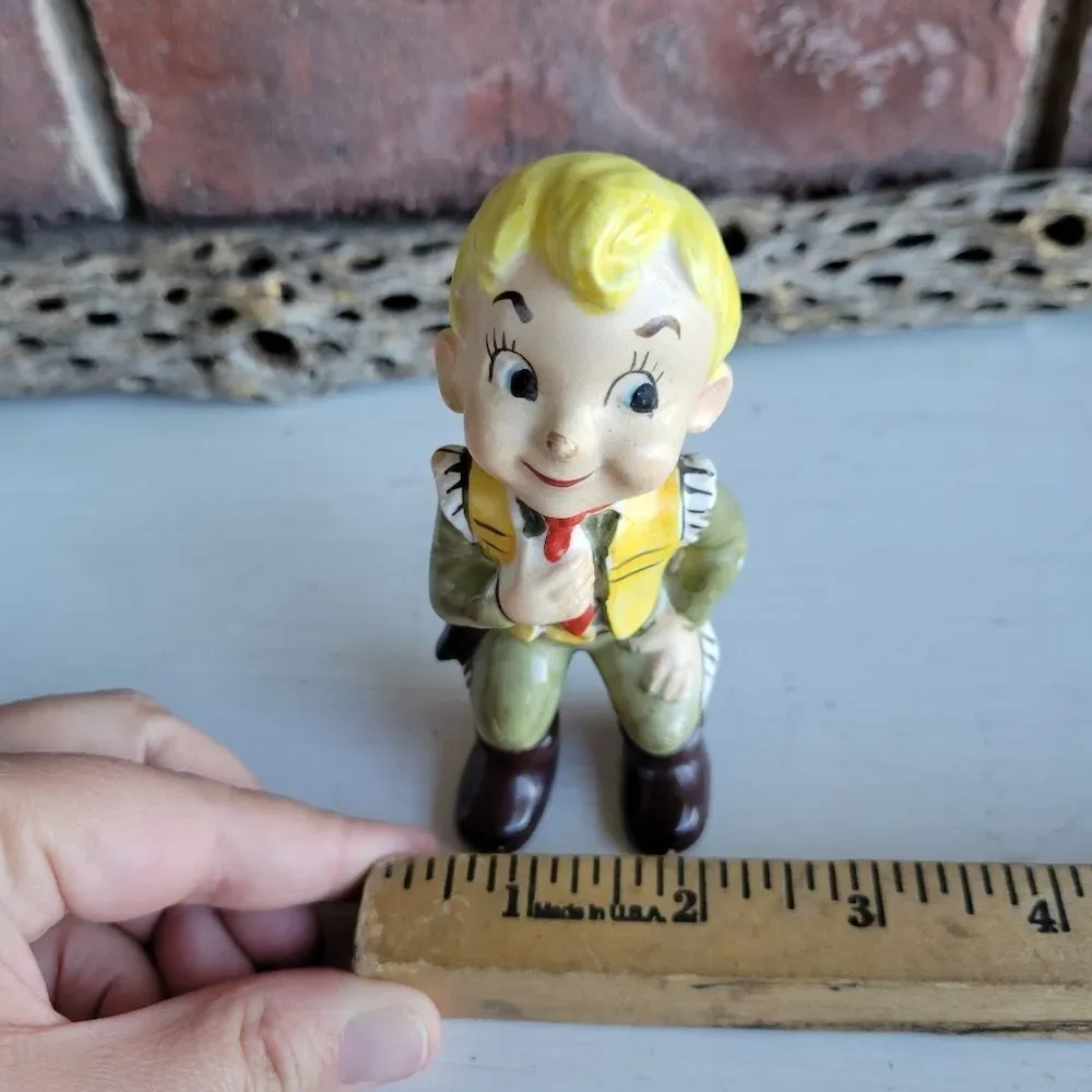 Vintage Kitschy Cowboy Boy Figurine 🤠